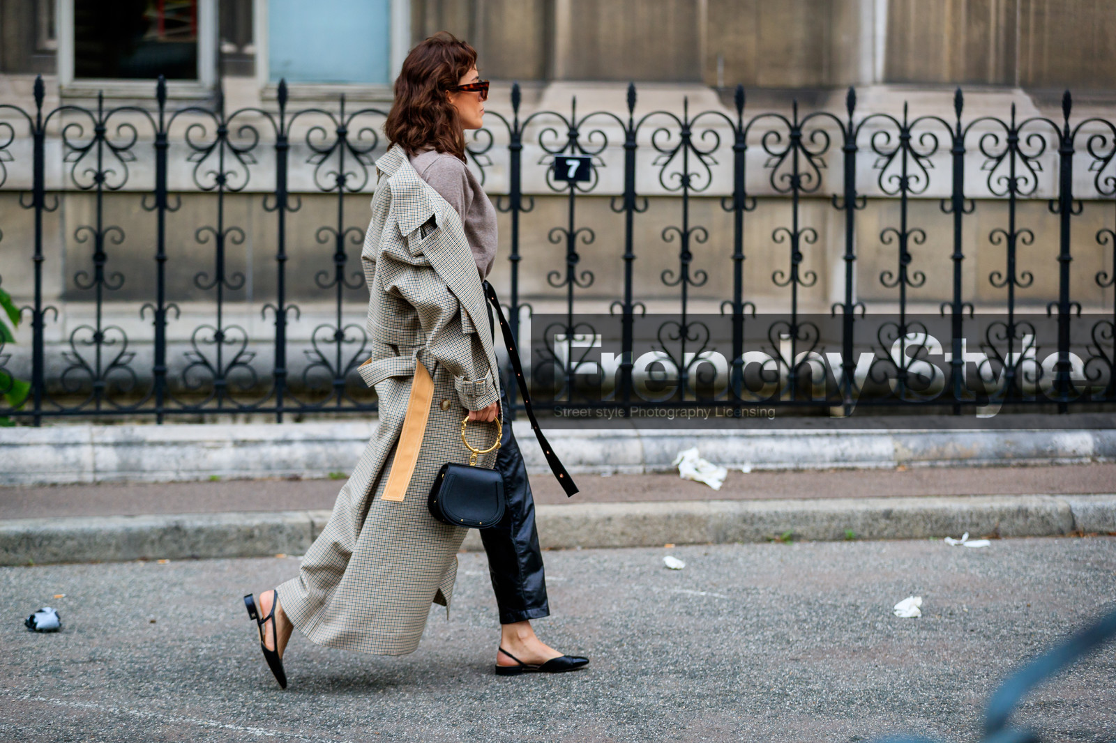 atmosphere details, beige coat, beige sweater, black bag, black pants, black shoes, chanel, chloé, fashion week, frenchystyle, full length, FW, graphic jacket, horizontal, jonathan paciullo, leather bag, leather pants, leather shoes, PARIS, PFW, printed jacket, SPRING SUMMER 2018, SS 18, street style, sunglasses, trench coat, trousers, sylvia haghjoo