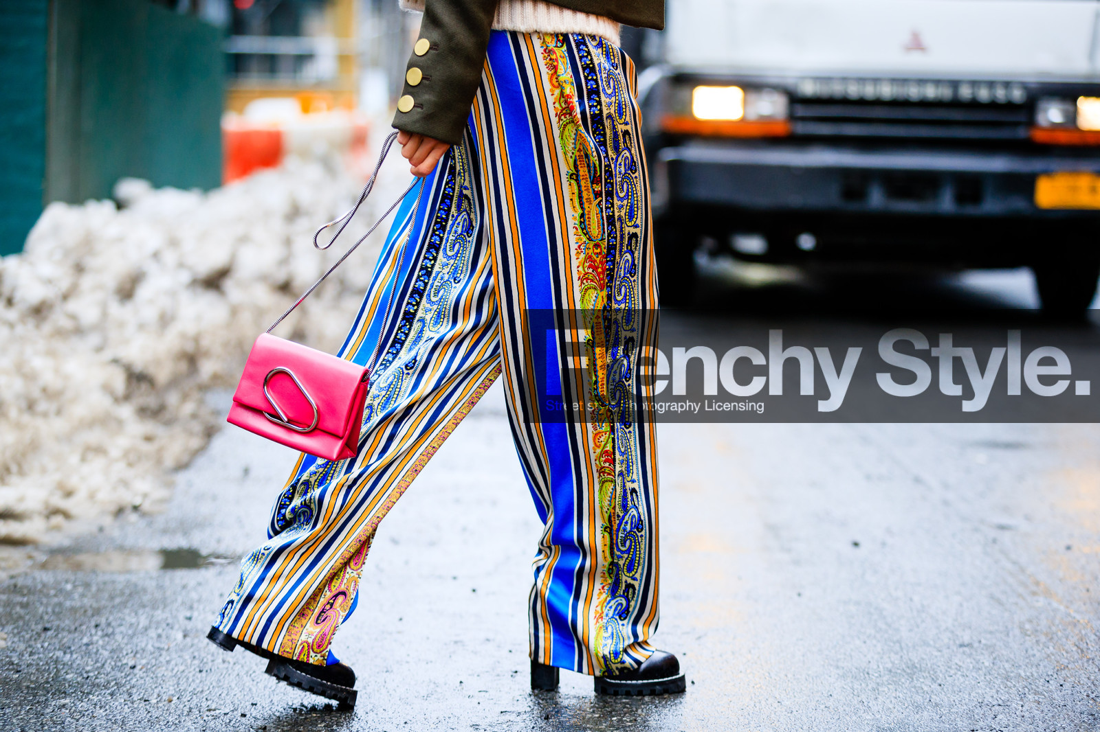 atmosphere details, AUTUMN WINTER 2017-2018, AW 17-18, black boots, detail, FALL WINTER 2017-2018, fashion week, frenchystyle, FW, FW 17-18, helena bordon, high heels, horizontal, jonathan paciullo, leather bag, leather boots, multicolor pants, NEW YORK, NYFW, pink bag, printed pants, street style, trousers
