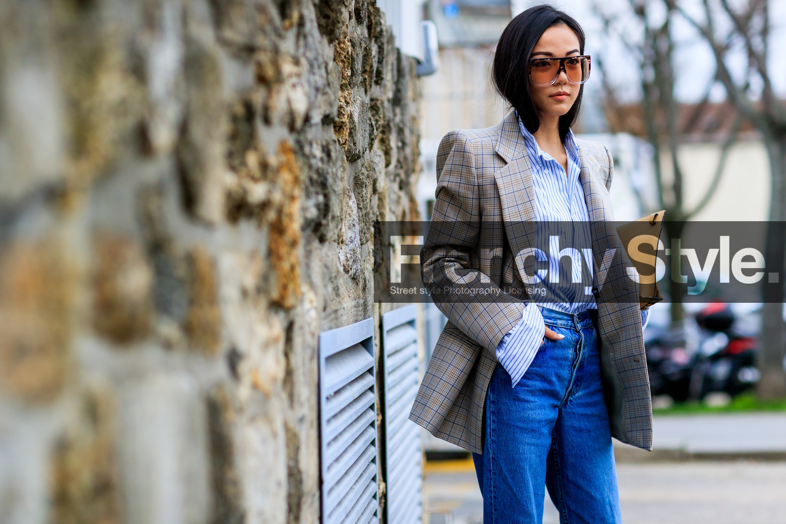 atmosphere details, AUTUMN WINTER 2017-2018, AW 17-18, balenciaga, blue denim, checked jacket, denim pants, detail, FALL WINTER 2017-2018, fashion week, frenchystyle, FW, FW 17-18, graphic jacket, horizontal, jeans, jonathan paciullo, leather bag, loewe, PARIS, PFW, printed jacket, street style, striped shirt, sunglasses, trousers, yoyo cao