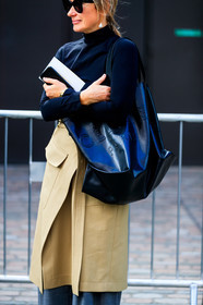 beige skirt, black bag, black turtleneck, céline, leather bag, sunglasses, fashion week, frenchystyle, FW, jonathan paciullo, street style, LFW, LONDON, SPRING SUMMER 2019, SS 19, vertical, detail, atmosphere details