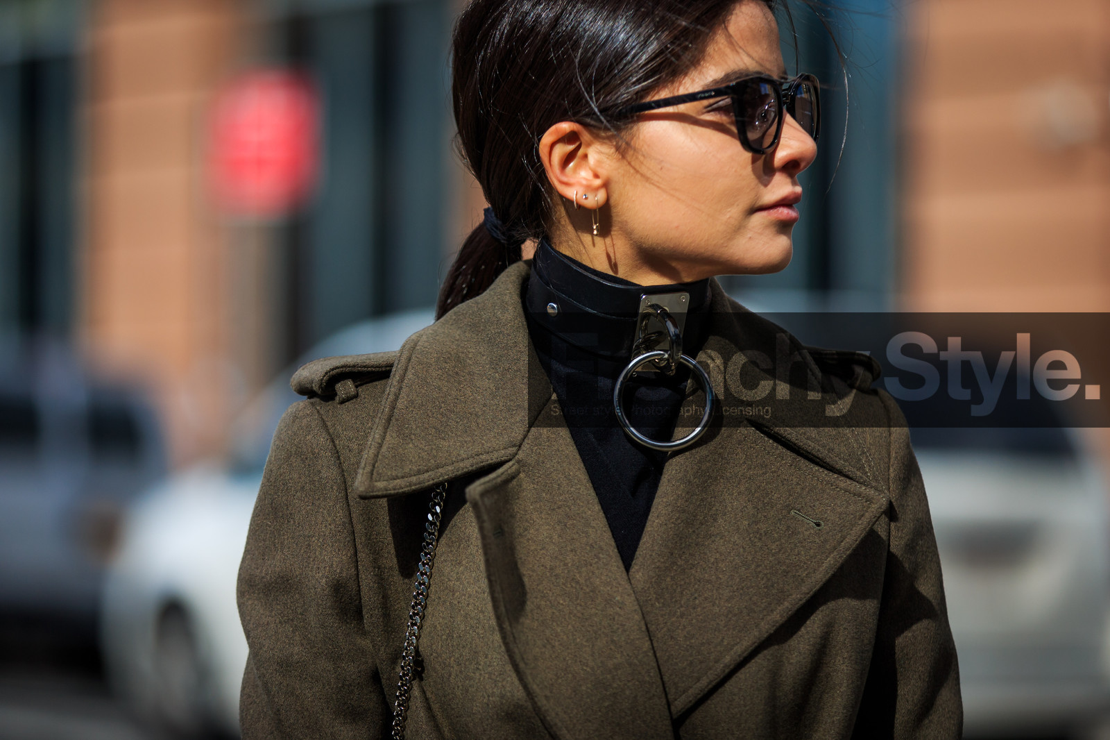 atmosphere details, AUTUMN WINTER 2016-2017, AW 16-17, black turtleneck, chocker, chok, choker, detail, fashion week, frenchystyle, FW, FW 16-17, green coat, horizontal, jonathan paciullo, kaki coat, Lainy Hedaya, necklace, NEW YORK, NYFW, overcoat, street style, sunglasses, woman