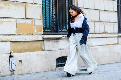 atmosphere details, AUTUMN WINTER 2017-2018, AW 17-18, black belt, black denim, black jacket, brown bag, christian dior, corset, denim jacket, FALL WINTER 2017-2018, fashion week, frenchystyle, full length, FW, FW 17-18, graphic pants, horizontal, jonathan paciullo, leather bag, louis vuitton, monogram, off the shoulder, oversize, PARIS, PFW, printed bag, street style, striped pants, stripes, trousers, white pants, white shirt, wide pants