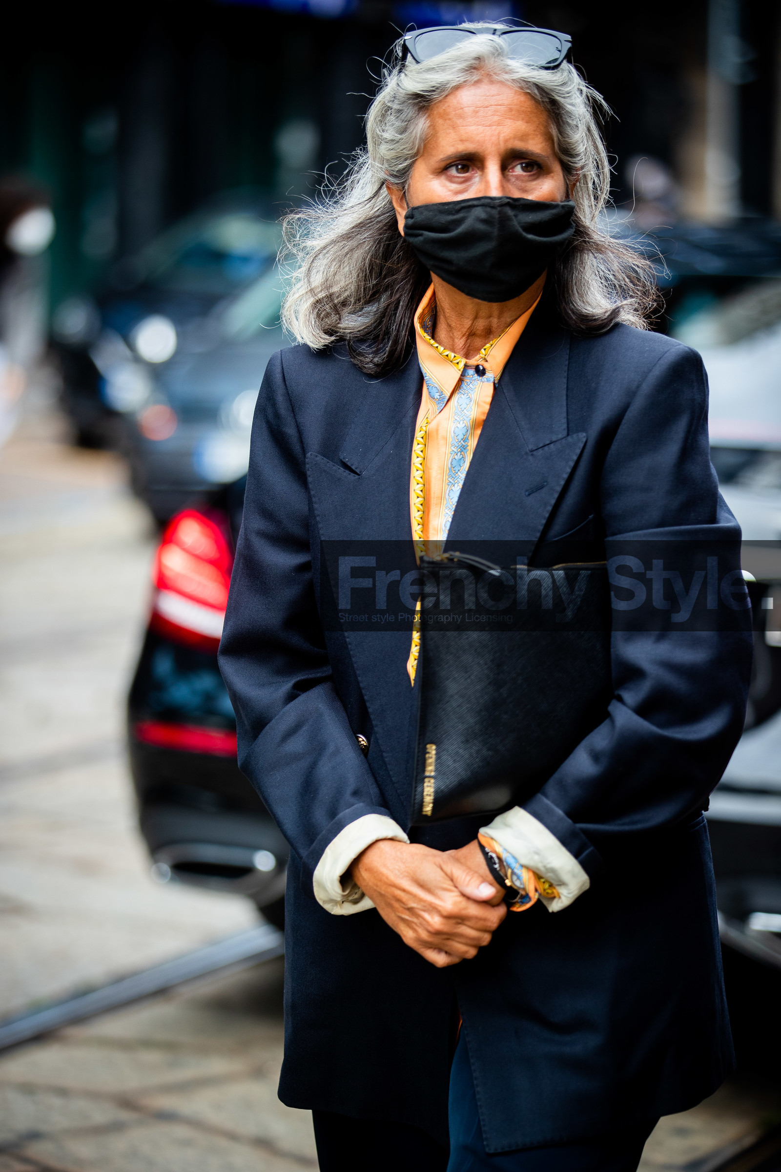 navy blue jacket, orange shirt, yellow shirt, printed shirt, black leather clutch, opening ceremony bag, covid face mask, street style, jonathan paciullo, FW, frenchystyle, fashion week, MFW, MILAN, SPRING SUMMER 2021, SS 21, vertical, detail