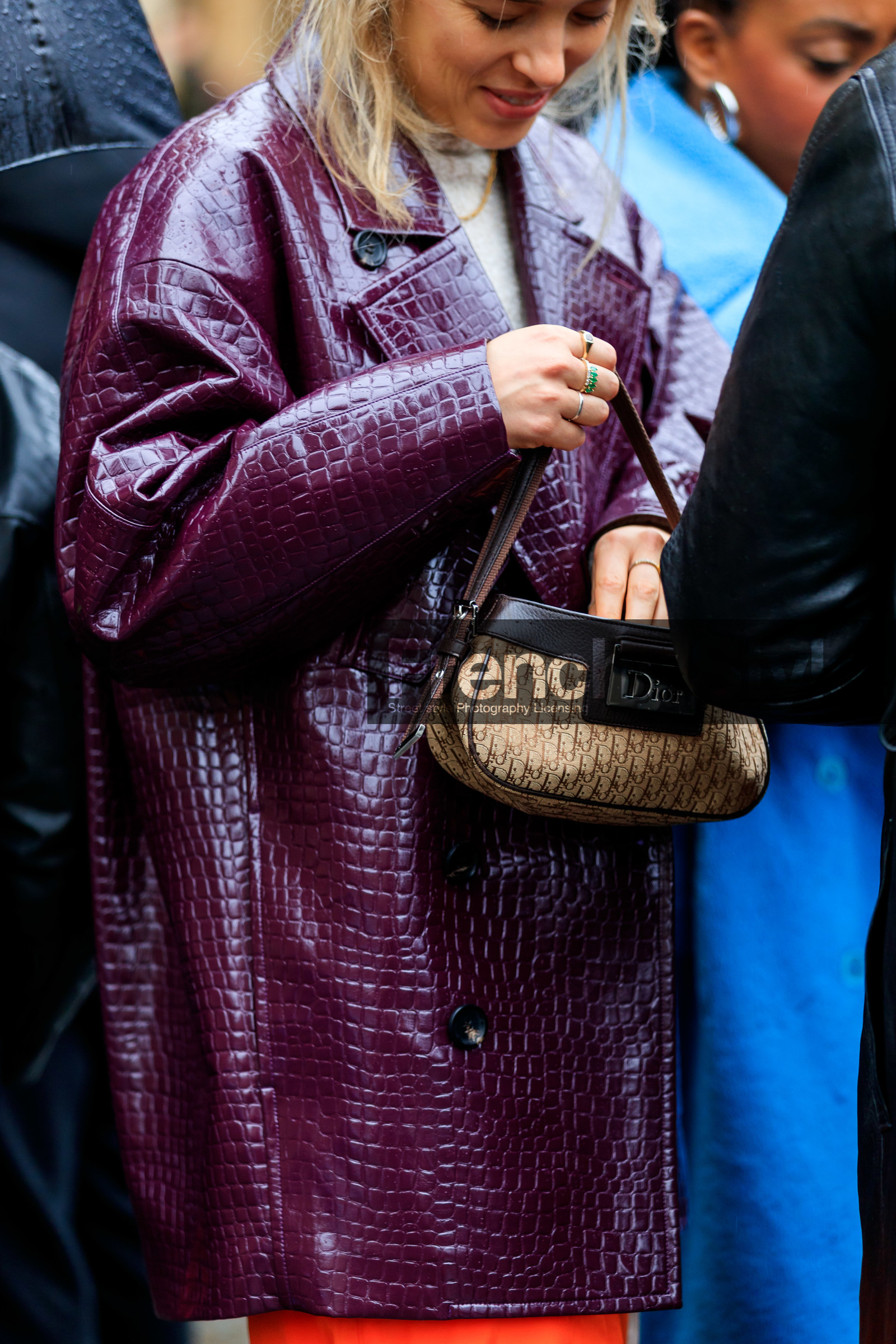purple leather coat, animal skin coat, dior bag, brown leather bag, monogrammed bag, beige bag, fashion week, frenchystyle, FW, jonathan paciullo, street style, LFW, LONDON, AUTUMN WINTER 2020-2021, FALL WINTER 2020-2021, FW 20-21, vertical, atmosphere details, detail