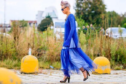 atmosphere details, black shoes, blue dress, blue sweater, dyed hair, embroidered shoes, esther quek, fashion week, frenchystyle, full length, FW, high heels, horizontal, jonathan paciullo, leather shoes, MFW, MILAN, necklace, see through, SPRING SUMMER 2017, SS 17, street style, sunglasses, tulle