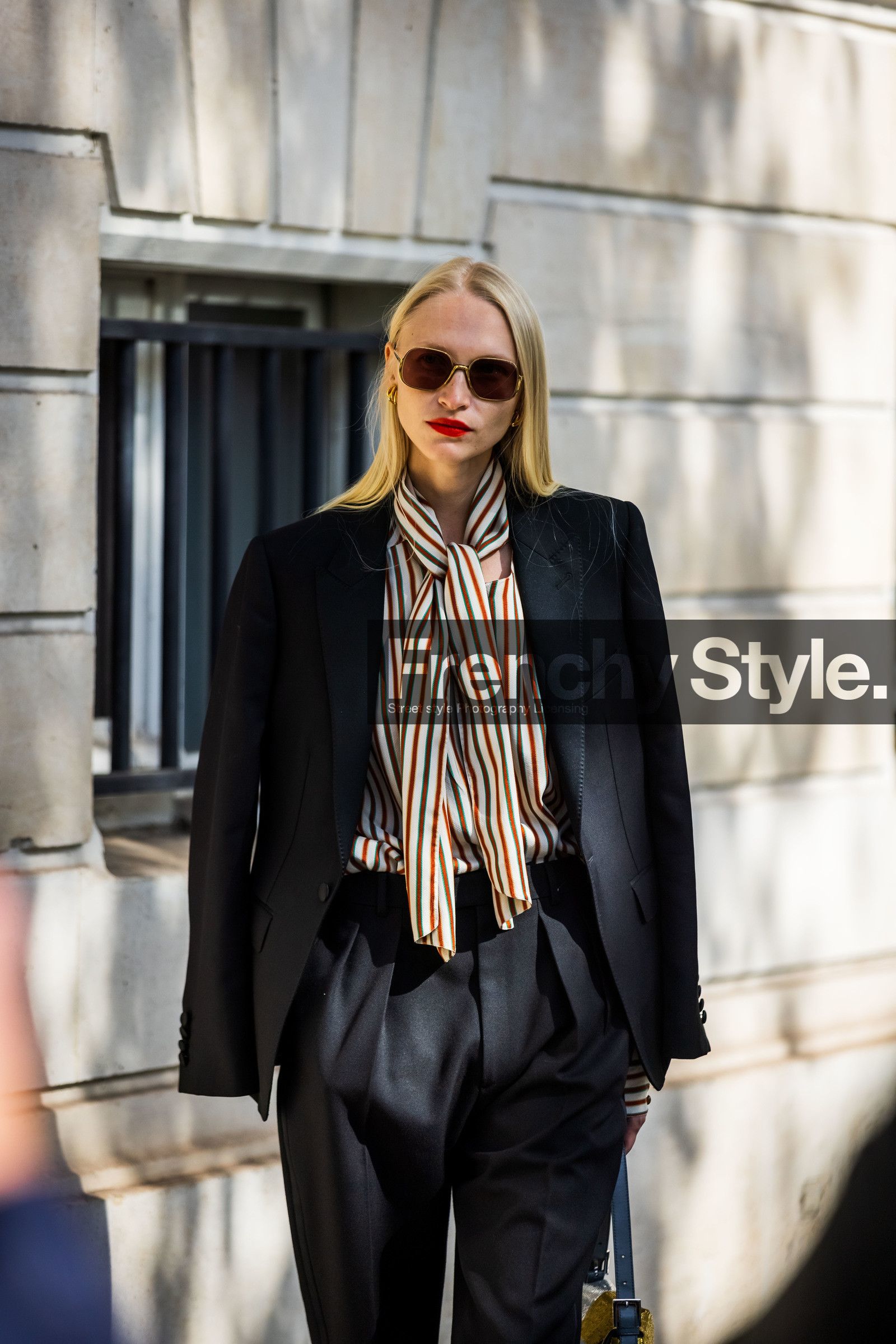 black blazer, black pants, black suit, blazer, pants, pleated pants, red stripes, redlips, shirt, striped shirt, stripes, suit, sunglasses, tie shirt, white shirt, street style, jonathan paciullo, FW, frenchystyle, fashion week, PFW, PARIS, SPRING SUMMER 2022, SS 22, vertical, atmosphere details