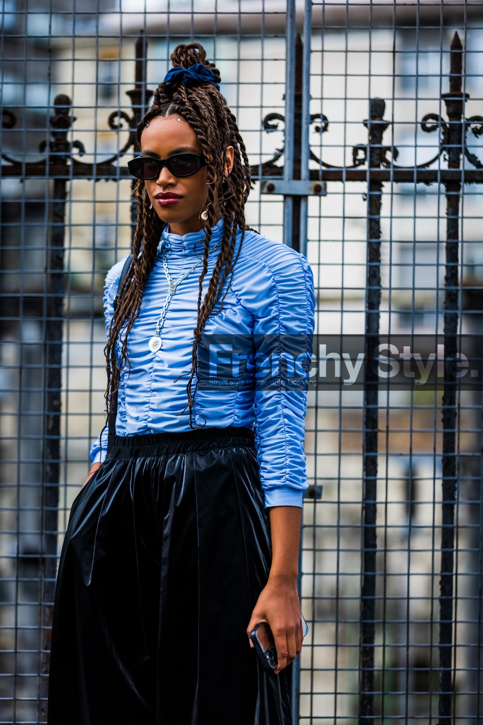 bag, bracelet, colot, gold bag, gold earrings, gold necklace, necklace, pink shirt, Selma Kaci, shirt, fashion week, frenchystyle, FW, jonathan paciullo, street style, PFW, PARIS, SPRING SUMMER 2022, SS 22, vertical, atmosphere details