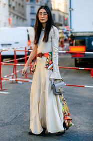 beige dress, belt, chloé, grey bag, justine lee, leather bag, sunglasses, PARIS, PFW, street style, jonathan paciullo, FW, frenchystyle, fashion week, AUTUMN WINTER 2019-2020, AW 19-20, FALL WINTER 2019-2020, FW 19-20, vertical, full length
