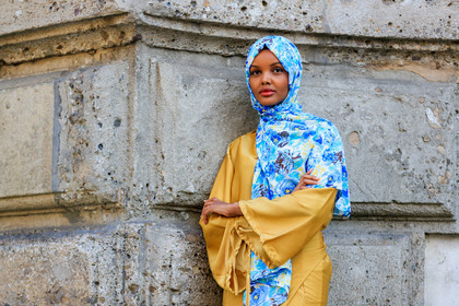 atmosphere details, blue scarf, detail, fashion week, floral, flowers, frenchystyle, FW, halima aden, headscarf, horizontal, jonathan paciullo, MFW, MILAN, model, SPRING SUMMER 2018, SS 18, street style, yellow dress
