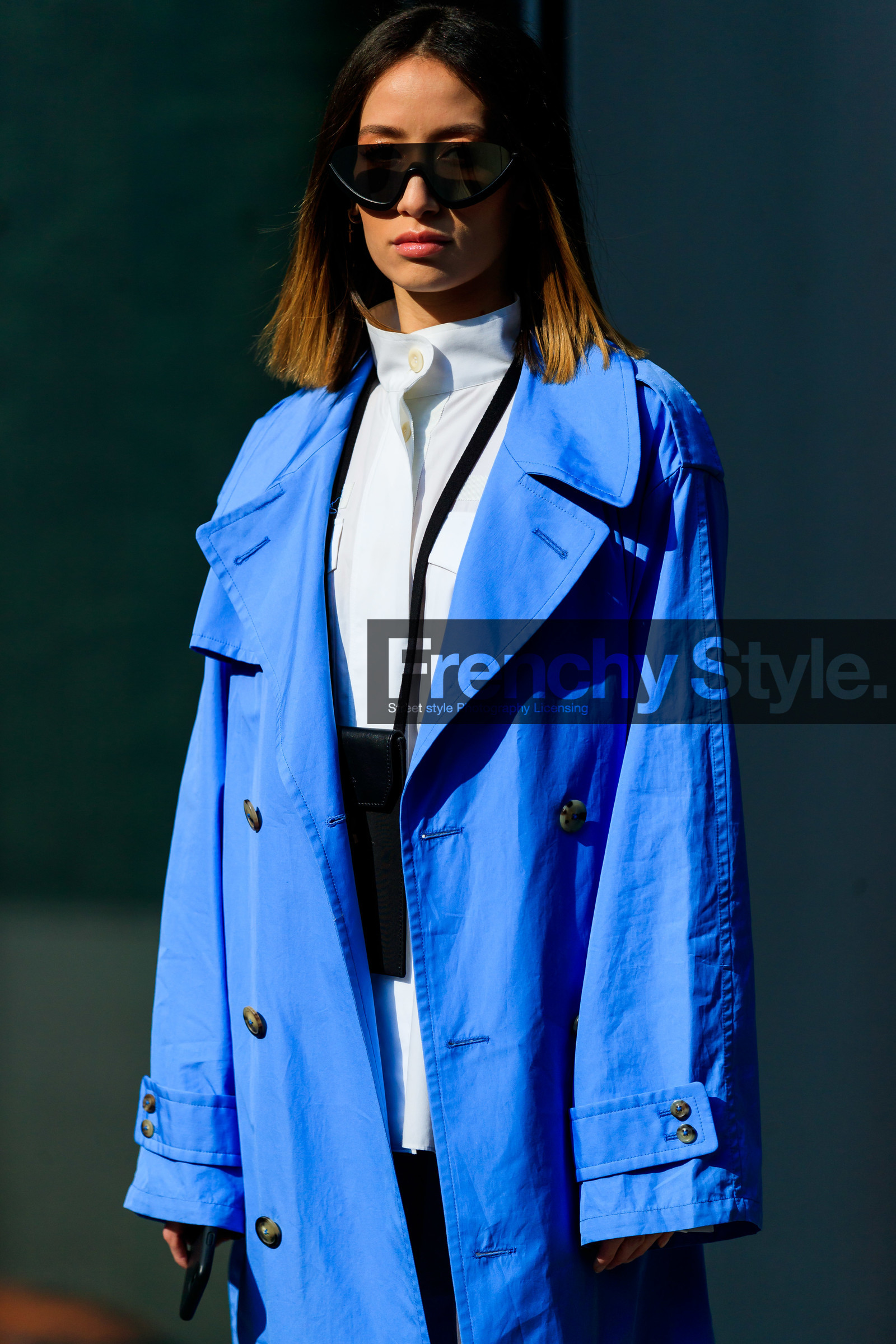 alexandra guerain, black bag, blue coat, leather bag, mini bag, sunglasses, white shirt, MILAN, MFW, fashion week, frenchystyle, FW, jonathan paciullo, street style, AUTUMN WINTER 2019-2020, AW 19-20, FALL WINTER 2019-2020, FW 19-20, vertical, atmosphere details, detail
