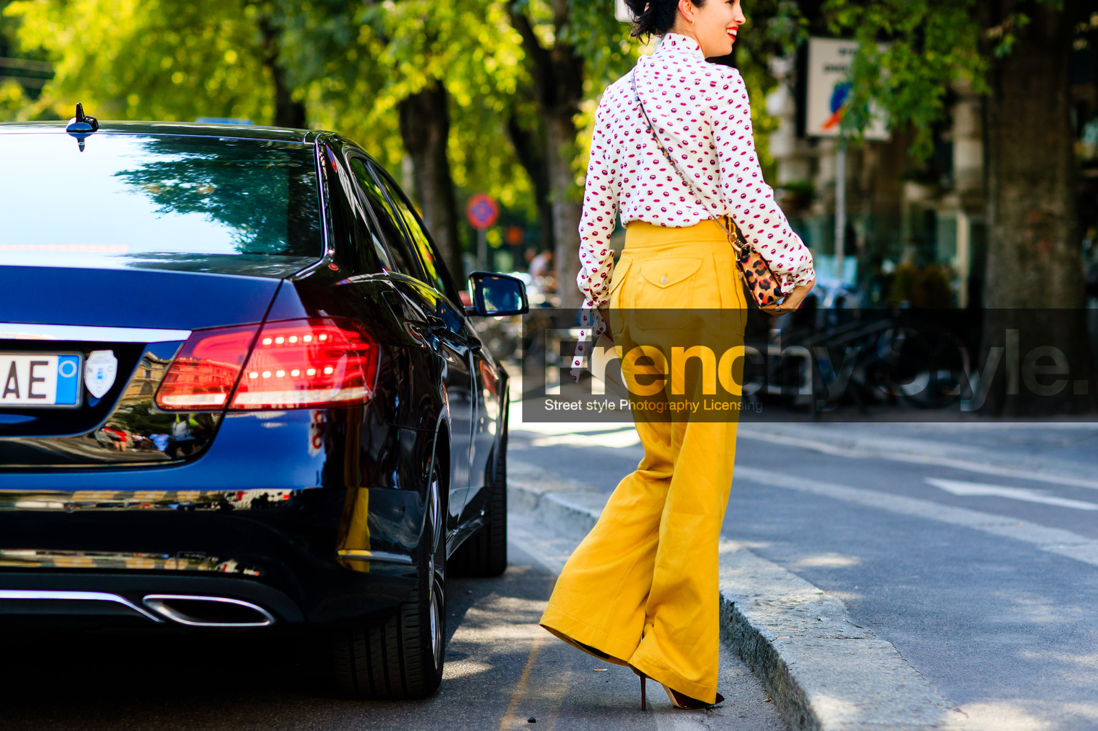 atmosphere details, bow collar, caroline issa, detail, fashion week, frenchystyle, FW, horizontal, jonathan paciullo, leather bag, MFW, MILAN, printed shirt, SPRING SUMMER 2017, SS 17, street style, trousers, yellow pants