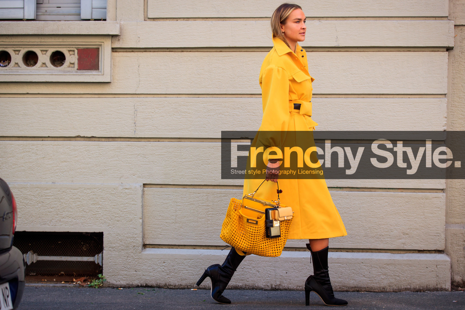 yellow dress, yellow jacket, jacket dress, long dress, belted dress, belted jacket, long sleeves dress, dress shirt, yellow bag, yellow leather bag, fendi bag, openwork bag, peekaboo bag, multi bag, hand bag, black boots, high boots, high heels boots, fendi boots, golden necklace, long necklace, stone necklace, fendi look, fendi dress, nina suess, fashion week, frenchystyle, FW, jonathan paciullo, street style, MFW, MILAN, SPRING SUMMER 2021, SS 21, horizontal, atmosphere details, full length