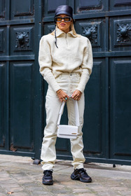 bag, black bob, black sneakers, bob, Caroline Ebo, ecru jumper, ecru knitwear, jacquemus bag, jean, jumper, leather bag, leather bob, rectangle sunglasses, sneakers, sunglasses, white bag, white denim, white jean, white jumper, zipped knitwear, street style, jonathan paciullo, FW, frenchystyle, fashion week, PFW, PARIS, SPRING SUMMER 2022, SS 22, vertical, full length