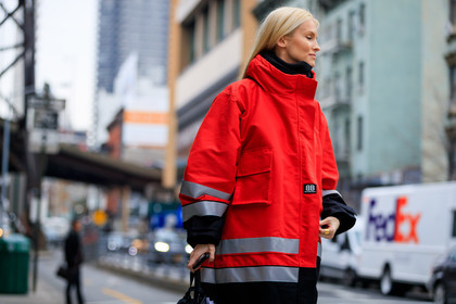 balenciaga, graphic jacket, printed jacket, red jacket, street style, jonathan paciullo, FW, frenchystyle, fashion week, NYFW, NEW YORK, AUTUMN WINTER 2018-2019, AW 18-19, FALL WINTER 2018-2019, FW 18-19, atmosphere details, horizontal, detail, kate davidson hudson