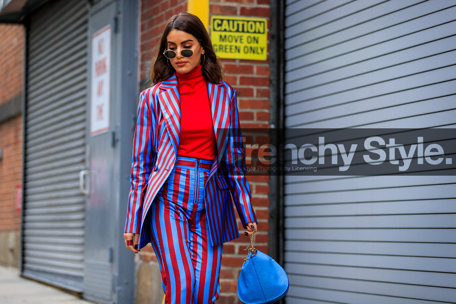 blazer, blue bag, blue jacket, blue pants, blue suit, graphic jacket, graphic pants, graphic suit, leather bag, printed jacket, printed pants, printed suit, red sweater, striped jacket, striped pants, striped suit, sunglasses, trousers, turtleneck sweater, street style, jonathan paciullo, FW, frenchystyle, fashion week, NYFW, NEW YORK, AUTUMN WINTER 2018-2019, AW 18-19, FALL WINTER 2018-2019, FW 18-19, atmosphere details, horizontal, detail, camila coelho