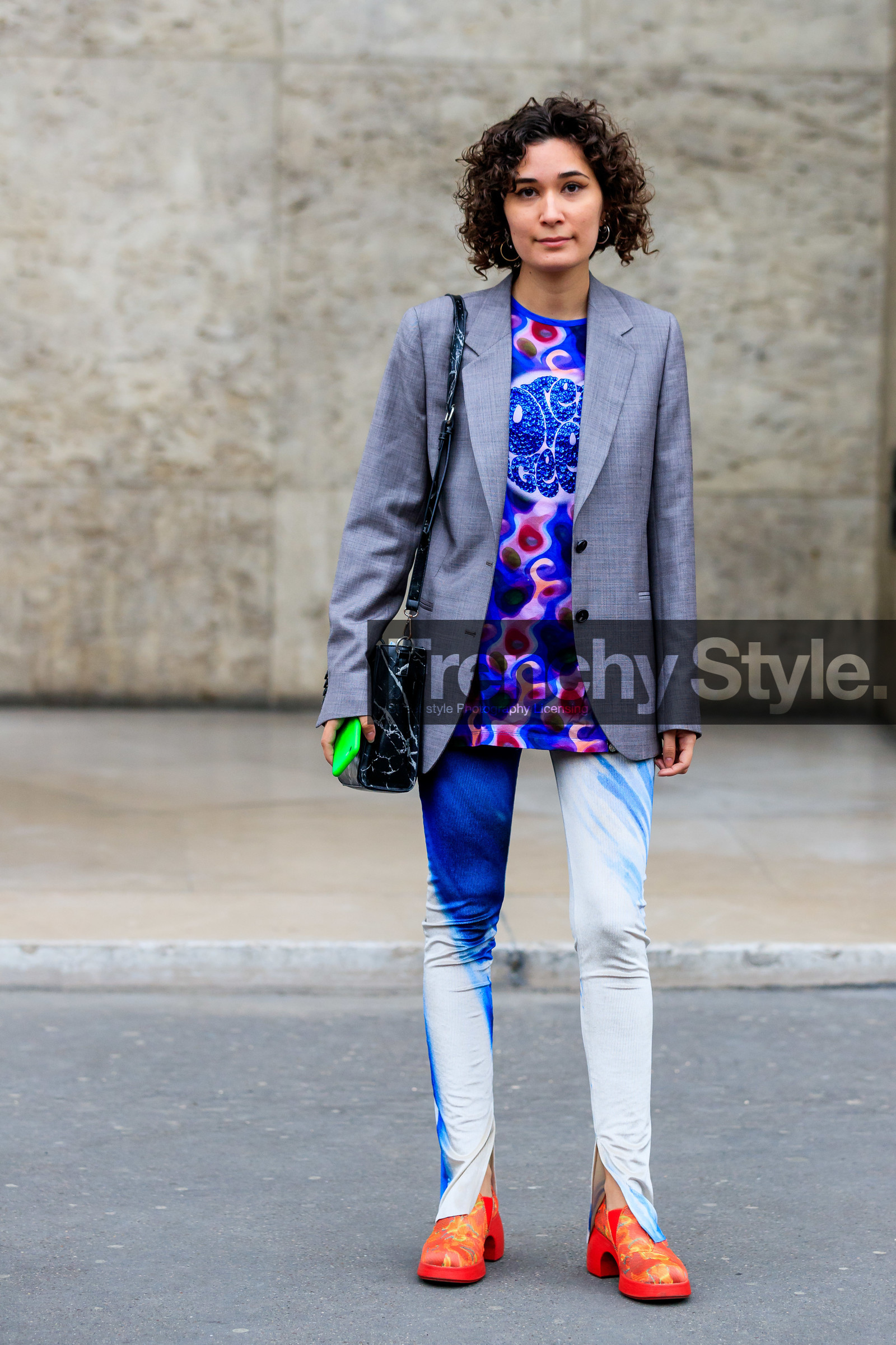 grey jacket, tie and dye pants, tie and dye t-shirt, letter embroidered t-shirt, letter printed t-shirt, purple t-shirt, blue t-shirt, blue pants, white pants, tight pants, legging pants, orange clogs, clogs, fashion week, frenchystyle, FW, jonathan paciullo, street style, PFW, PARIS, SPRING SUMMER 2022, SS 22, vertical, full length