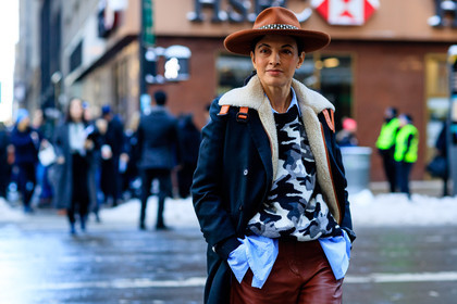 atmosphere details, AUTUMN WINTER 2017-2018, AW 17-18, black coat, blue shirt, brown hat, brown pants, camo sweater, camouflage, detail, FALL WINTER 2017-2018, fashion week, frenchystyle, fur collar, FW, FW 17-18, grey sweater, horizontal, jonathan paciullo, julie ragolia, leather pants, NEW YORK, NYFW, printed sweater, street style, trousers, white fur, worth and worth