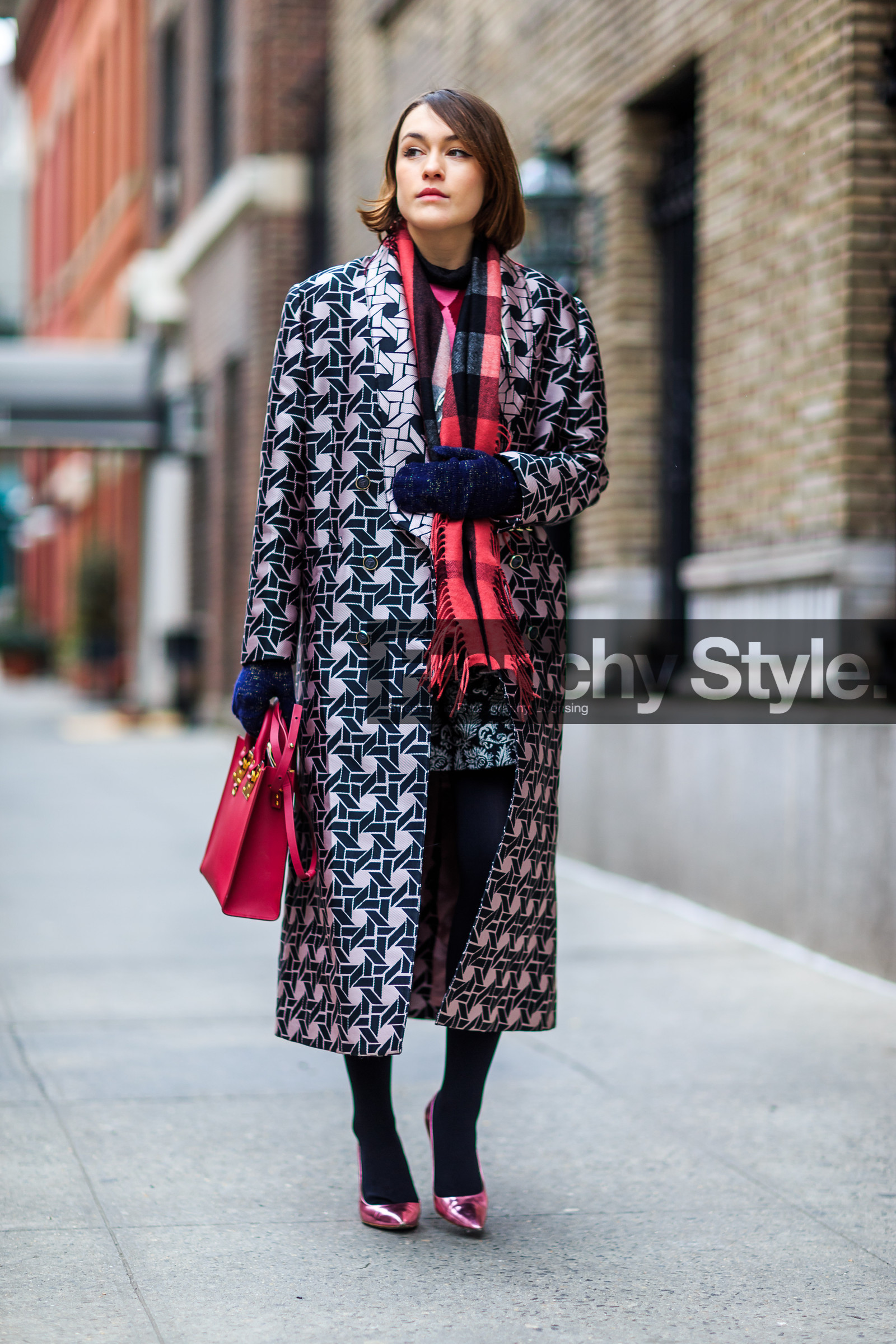 AUTUMN WINTER 2016-2017, AW 16-17, black, checked scarf, ella catliff, fashion week, frenchystyle, full length, FW, FW 16-17, geometric, graphic, graphic coat, jonathan paciullo, leather bag, leather shoes, metallic heels, mitten, NEW YORK, NYFW, pink, pink bag, pink coat, pink heels, printed coat, shiny heels, street style, vertical, woman