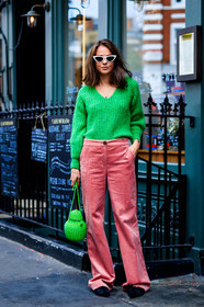 black shoes, corduroy, green bag, green sweater, leather bag, leather shoes, pink pants, sunglasses, trousers, fashion week, frenchystyle, FW, jonathan paciullo, street style, LFW, LONDON, SPRING SUMMER 2019, SS 19, vertical, full length