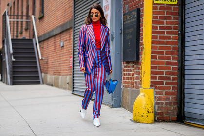 blazer, blue bag, blue jacket, blue pants, blue suit, graphic jacket, graphic pants, graphic suit, high heels, leather bag, leather shoes, printed jacket, printed pants, printed suit, red sweater, striped jacket, striped pants, striped suit, sunglasses, trousers, turtleneck sweater, white shoes, street style, jonathan paciullo, FW, frenchystyle, fashion week, NYFW, NEW YORK, AUTUMN WINTER 2018-2019, AW 18-19, FALL WINTER 2018-2019, FW 18-19, atmosphere details, horizontal, full length, camila coelho