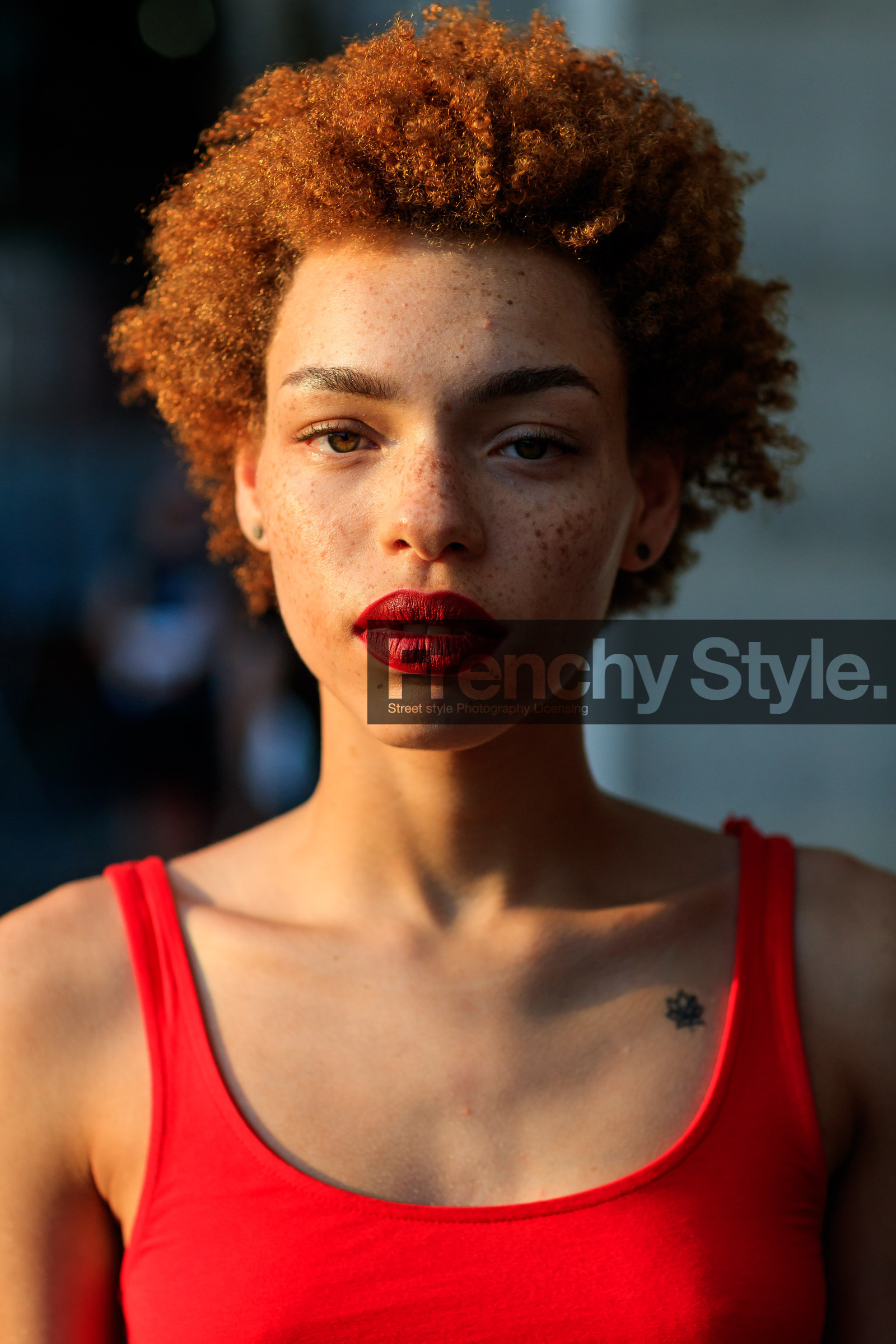 dyed hair, freckles, red lips, red t shirt, red top, fashion week, frenchystyle, FW, jonathan paciullo, street style, PFW, PARIS, vertical, detail, atmosphere details, portrait, model, AUTUMN WINTER 2018-2019, FALL WINTER 2018-2019, FW 18-19