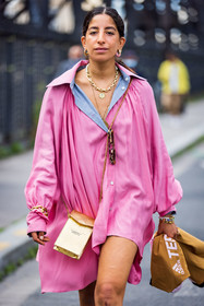 bag, bracelet, colot, gold bag, gold earrings, gold necklace, necklace, pink shirt, Selma Kaci, shirt, fashion week, frenchystyle, FW, jonathan paciullo, street style, PFW, PARIS, SPRING SUMMER 2022, SS 22, vertical, atmosphere details