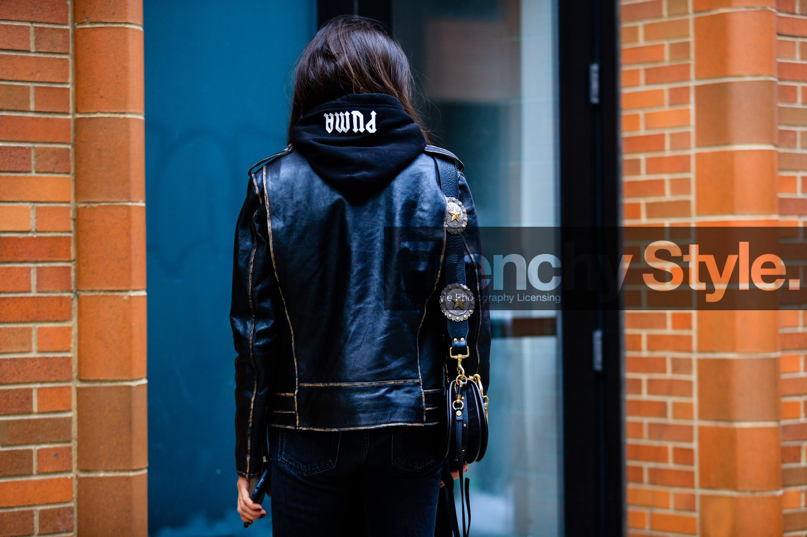 atmosphere details, AUTUMN WINTER 2017-2018, AW 17-18, black bag, black jacket, black perfecto, black sweater, chiara totire, chloe, chloe handbag, detail, FALL WINTER 2017-2018, fashion week, frenchystyle, FW, FW 17-18, hoodie, horizontal, jonathan paciullo, leather bag, leather jacket, leather perfecto, NEW YORK, NYFW, puma, street style, tone on tone, total look black