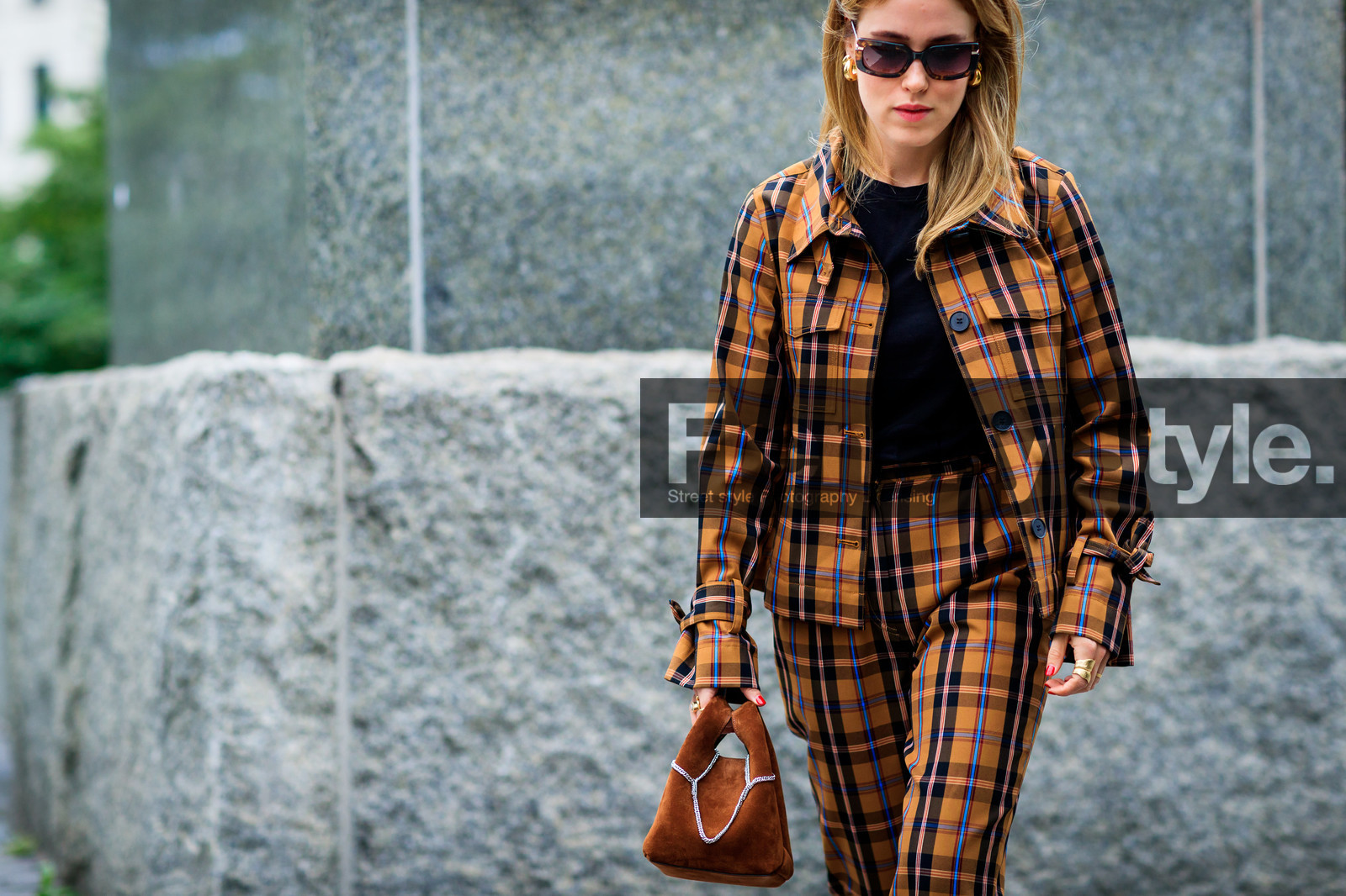 Annabel Rosendahl, black sweater, brown bag, brown jacket, brown pants, brown suit, checked, checked suit, graphic jacket, graphic pants, graphic suit, leather bag, plaid, printed jacket, printed pants, printed suit, sunglasses, tartan, trousers, fashion week, frenchystyle, FW, jonathan paciullo, street style, NYFW, NEW YORK, SPRING SUMMER 2019, SS 19, atmosphere details, horizontal, detail