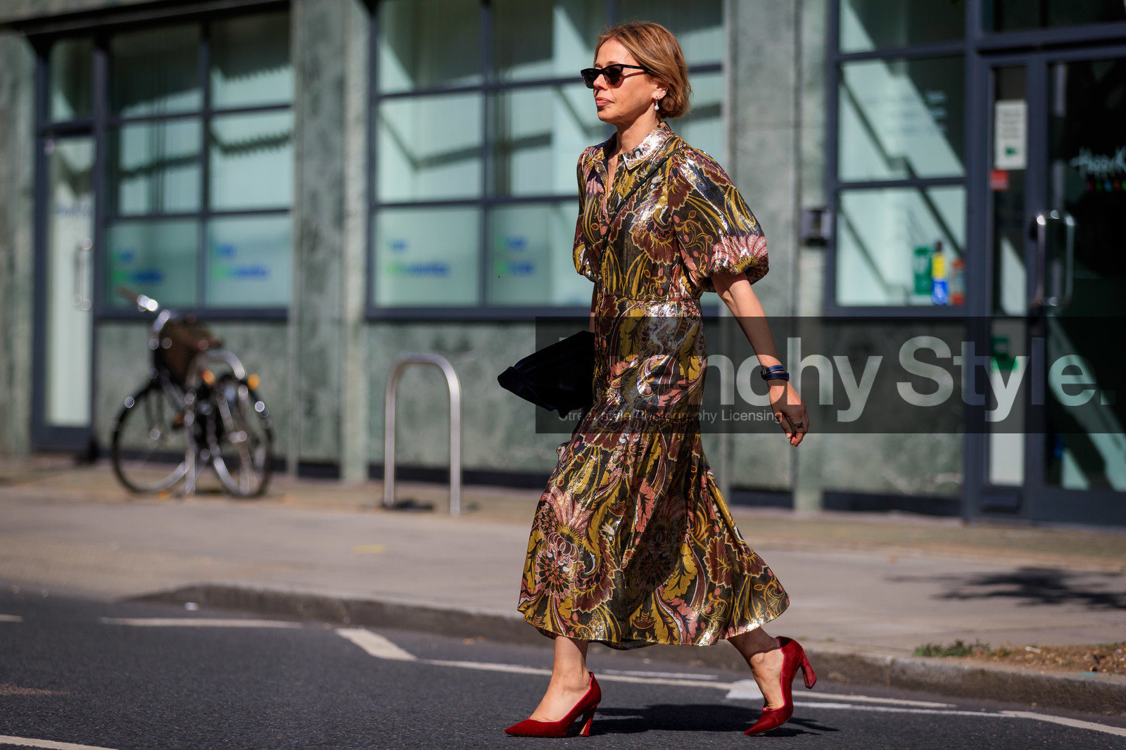 brown scale sunglasses, butterfly sunglasses, multi earrings, golden earrings, pearl earrings, cachemere printed dress, lurex dress, hermes watch, high heels shoes, red shoes, fashion week, frenchystyle, FW, jonathan paciullo, street style, atmosphere details, horizontal, full length