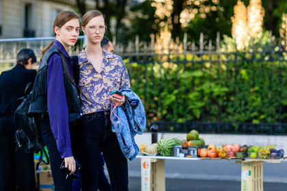 atmosphere details, black bag, blue denim, denim pants, detail, fashion week, frenchystyle, FW, horizontal, jeans, jonathan paciullo, leather backpack, leather bag, liza ostanina, model, odette pavlova, PARIS, PFW, printed shirt, purple shirt, SPRING SUMMER 2017, SS 17, street style, trousers