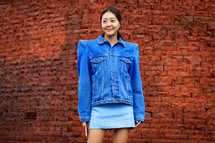 atmosphere details, AUTUMN WINTER 2017-2018, AW 17-18, balenciaga, blue denim, denim jacket, denim skirt, detail, FALL WINTER 2017-2018, fashion week, frenchystyle, FW, FW 17-18, horizontal, jonathan paciullo, PARIS, PFW, street style