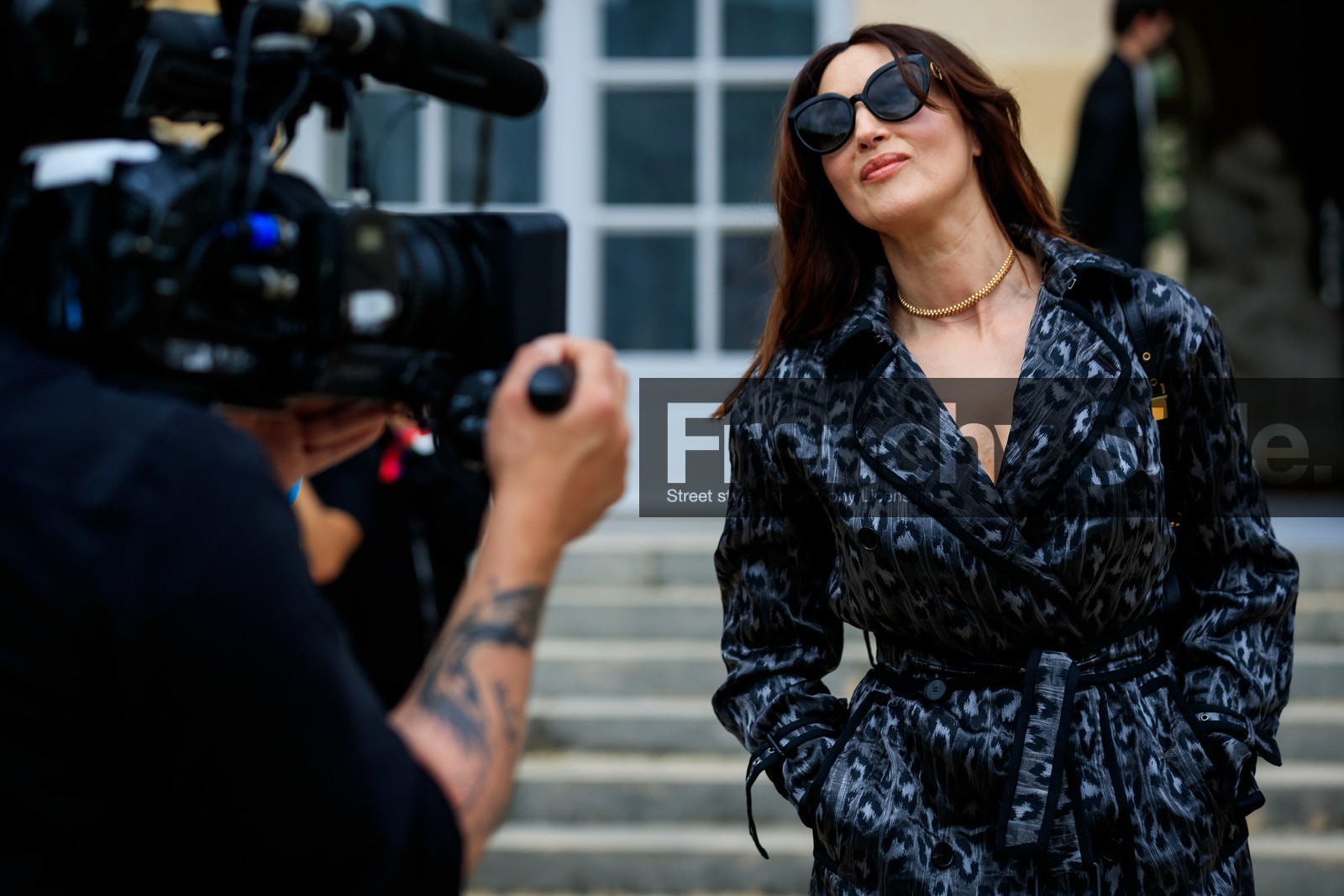 grey trench coat, belted trench coat, black trench coat, black sunglasses, leopard pritned trench coat, golden necklace, cartier necklace, cartier clash necklace, dior sunglasses, dior trench coat, jacket dress, monica belluci, fashion week, frenchystyle, FW, jonathan paciullo, street style, PFW, PARIS, AUTUMN WINTER 2021-2022, FALL WINTER 2021-2022, FW 21-22, atmosphere details, horizontal, detail