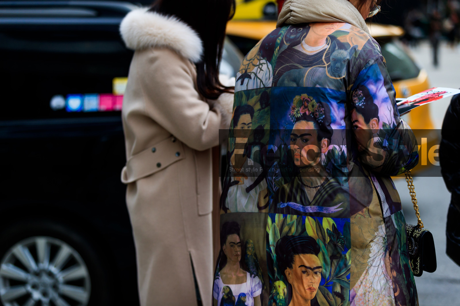 graphic jacket, green coat, leather bag, printed coat, printed jacket, street style, jonathan paciullo, FW, frenchystyle, fashion week, NYFW, NEW YORK, AUTUMN WINTER 2018-2019, AW 18-19, FALL WINTER 2018-2019, FW 18-19, atmosphere details, horizontal, detail