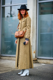 beige coat, black hat, brown bag, checked, high heels, leather bag, leather shoes, plaid, printed coat, stripes, sunglasses, tartan, white shoes, street style, jonathan paciullo, FW, frenchystyle, fashion week, NYFW, NEW YORK, AUTUMN WINTER 2018-2019, AW 18-19, FALL WINTER 2018-2019, FW 18-19, vertical, full length, christene barberich