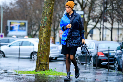 atmosphere details, AUTUMN WINTER 2017-2018, AW 17-18, black bag, black boots, black shoes, black skirt, blue jacket, FALL WINTER 2017-2018, fashion week, frenchystyle, full length, FW, FW 17-18, horizontal, jonathan paciullo, leather bag, leather shoes, PARIS, PFW, rain jacket, street style, yellow beanie