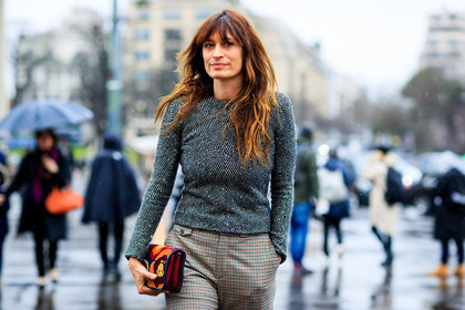 atmosphere details, AUTUMN WINTER 2017-2018, AW 17-18, beige pants, caroline de maigret, checked pants, detail, FALL WINTER 2017-2018, fashion week, frenchystyle, FW, FW 17-18, graphic bag, graphic pants, grey sweater, horizontal, jonathan paciullo, leather bag, orange bag, PARIS, PFW, plaid, printed bag, printed pants, red bag, street style, suede bag, trousers