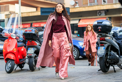 bordeaux, burgundy, elizabeth von der goltz, leather shoes, over the shoulder, pink coat, pink pants, red sweater, trousers, street style, jonathan paciullo, FW, frenchystyle, fashion week, MFW, MILAN, AUTUMN WINTER 2019-2020, AW 19-20, FALL WINTER 2019-2020, FW 19-20, atmosphere details, full length, horizontal