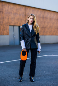 bag, black boots, black denim, black jacket, black jean, boots, coperni bag, denim, fluo orange bag, jacket, leather bag, leather boots, leather jacket, Monica de la Villardière, orange bag, white knitwear, street style, jonathan paciullo, FW, frenchystyle, fashion week, PFW, PARIS, SPRING SUMMER 2022, SS 22, vertical, full length