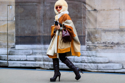 beige fur, beige jacket, black gloves, black shoes, bordeaux, burgundy, camel jacket, fur jacket, high boots, high heels, hood, leather bag, leather gloves, leather jacket, leather shoes, patchwork, red bag, shearling, sunglasses, fashion week, frenchystyle, FW, jonathan paciullo, street style, PFW, PARIS, SPRING SUMMER 2017, SS 17, HAUTE COUTURE, atmosphere details, full length, horizontal, catherine baba