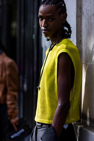 afro braid, black pants, braid, color, hairstyle, menswear, top, yellow top, street style, jonathan paciullo, FW, frenchystyle, fashion week, PFW, PARIS, SPRING SUMMER 2022, SS 22, vertical, atmosphere details, model