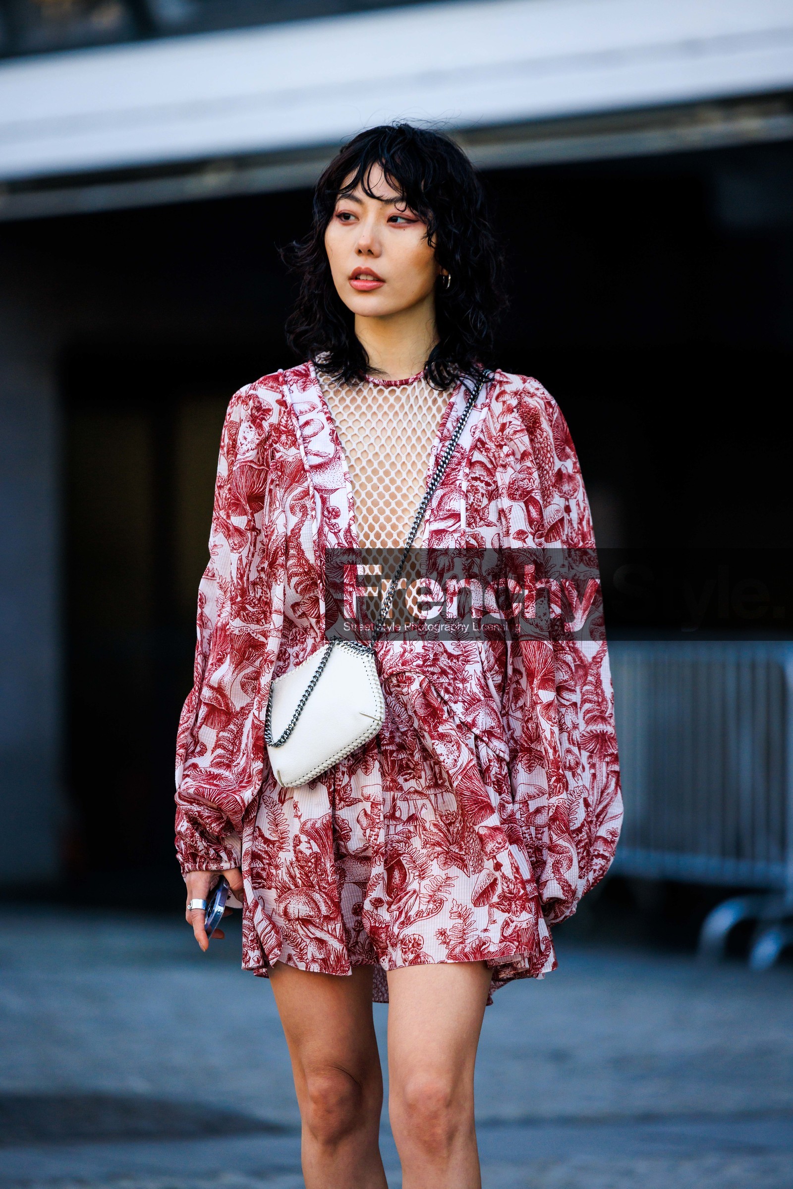 mini dress, red dress, white handbag, fishnet chest dress, white bottines, street style, jonathan paciullo, FW, frenchystyle, fashion week, AUTUMN WINTER 2022-2023, FALL WINTER 2022_2023, FW 22-23, PFW, PARIS, vertical, detail, floral dress