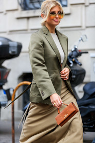 beige skirt, beige top, blazer, camel bag, green jacket, leather bag, rings, sunglasses, xenia adonts, MILAN, MFW, fashion week, frenchystyle, FW, jonathan paciullo, street style, AUTUMN WINTER 2019-2020, AW 19-20, FALL WINTER 2019-2020, FW 19-20, vertical, atmosphere details, detail