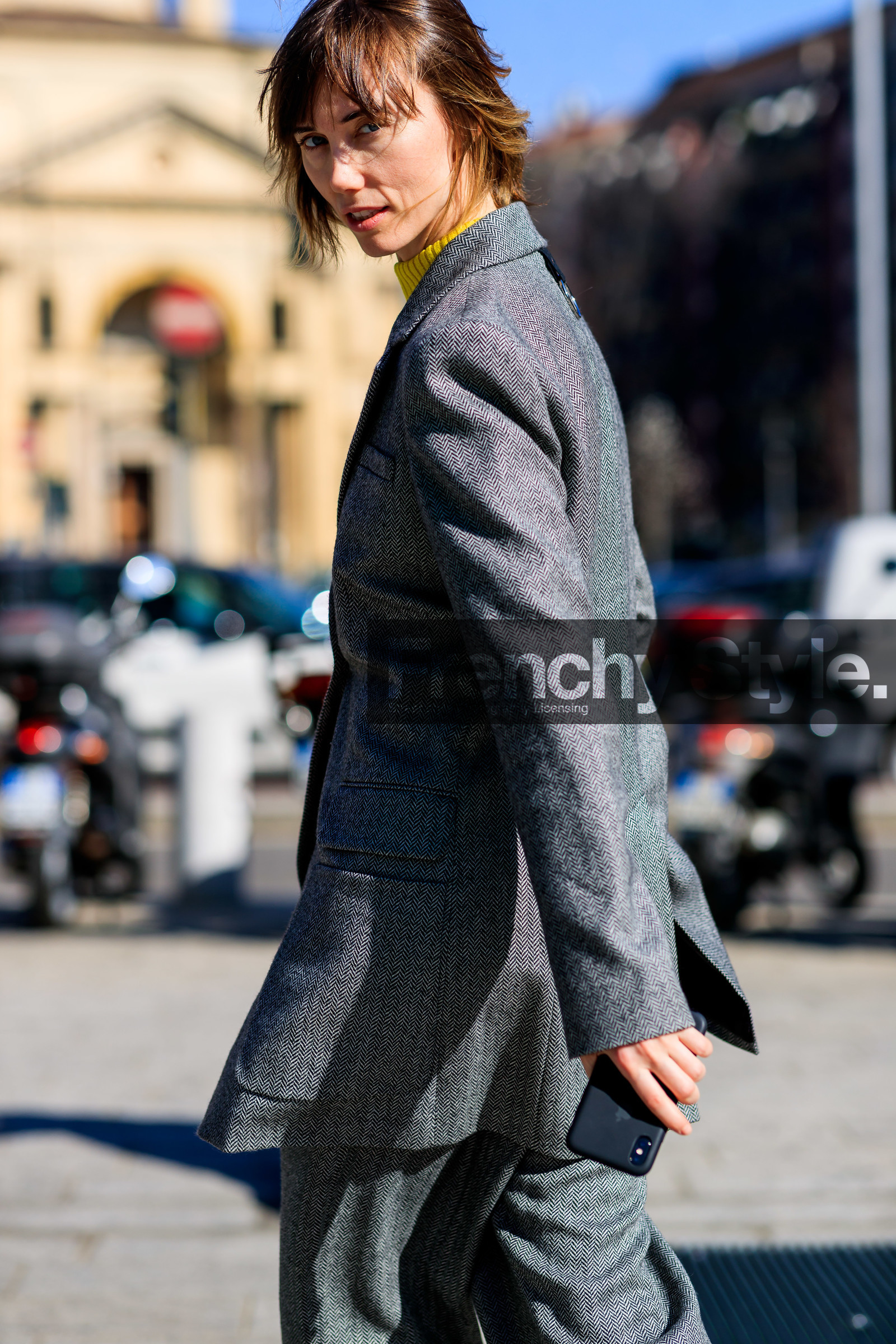 anya ziourova, blazer, grey jacket, grey pants, grey suit, trousers, MILAN, MFW, fashion week, frenchystyle, FW, jonathan paciullo, street style, AUTUMN WINTER 2019-2020, AW 19-20, FALL WINTER 2019-2020, FW 19-20, vertical, atmosphere details, detail