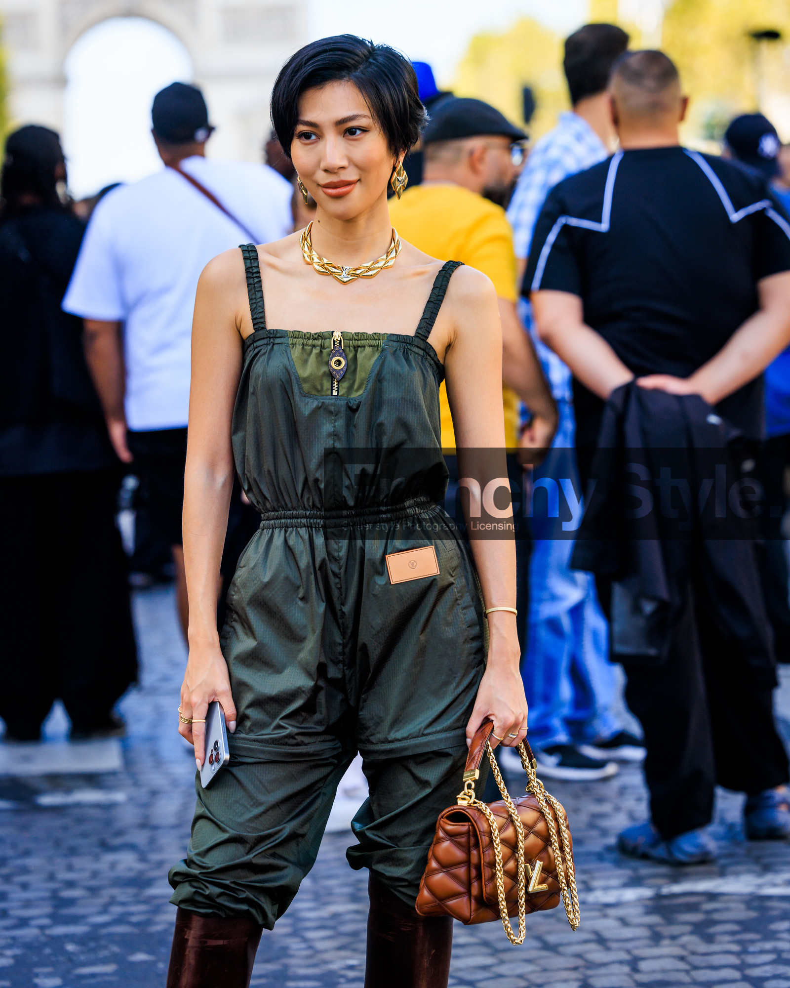PARIS, PFW, fashion week, frenchystyle, FW, jonathan paciullo, street style, SPRING SUMMER 2024, SS 24, vertical, atmosphere details, detail