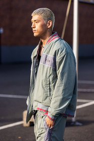 chain necklace, jacket, jogging, Matthew Kim, menswear, necklace, pistachio jacket, pistachio pants, silver necklace, y-project look, zipped jacket, street style, jonathan paciullo, FW, frenchystyle, fashion week, PFW, PARIS, SPRING SUMMER 2022, SS 22, vertical, atmosphere details