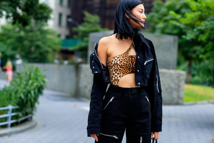 animal print, asymetric, black jacket, black pants, brown top, graphic top, leopard, off the shoulder, printed top, trousers, zip, fashion week, frenchystyle, FW, jonathan paciullo, street style, NYFW, NEW YORK, SPRING SUMMER 2019, SS 19, atmosphere details, horizontal, detail