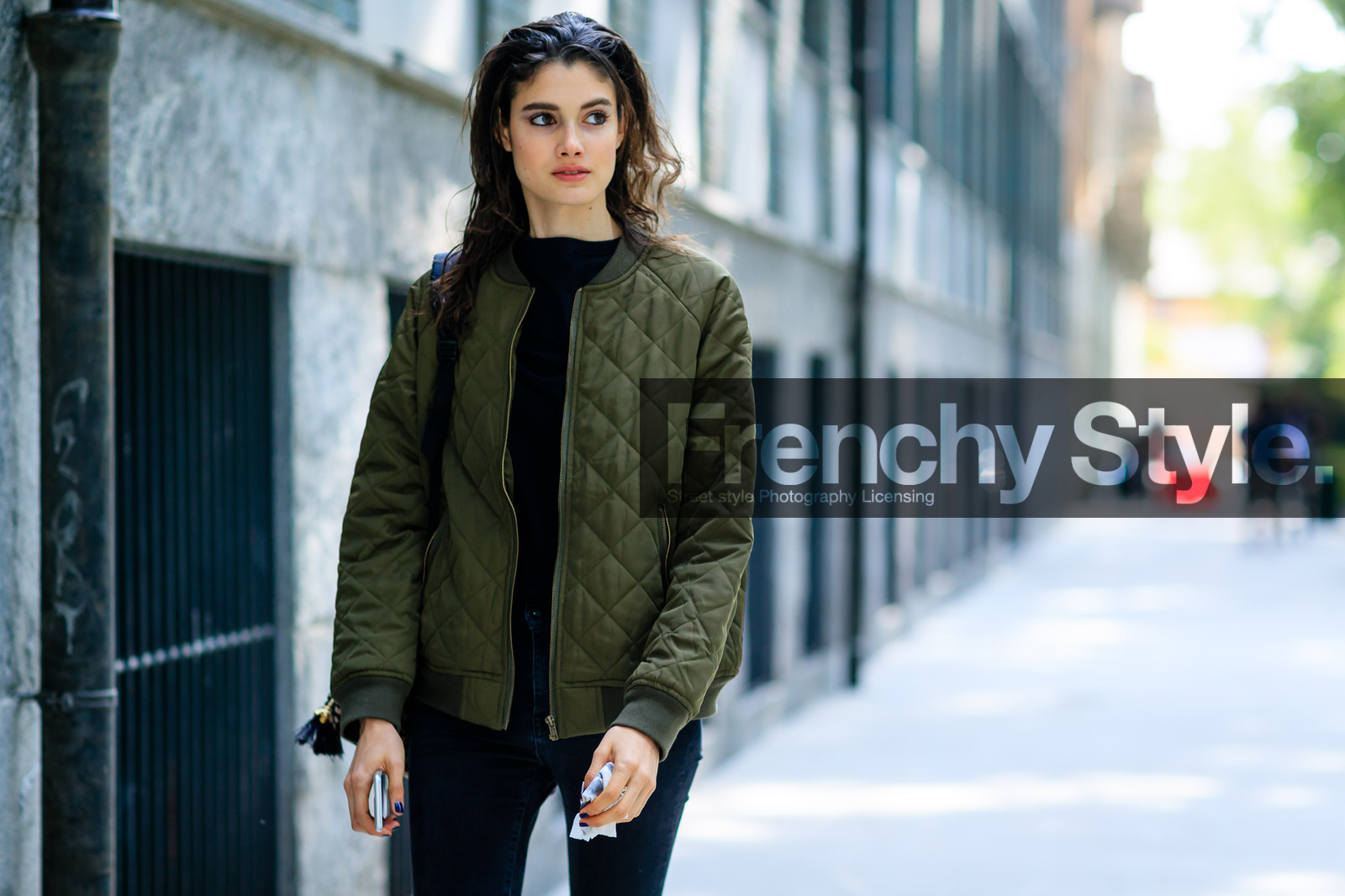 atmosphere details, detail, eyeshadow, fashion week, frenchystyle, FW, green jacket, horizontal, jonathan paciullo, MFW, MILAN, model, pulled back hair, SPRING SUMMER 2017, SS 17, street style, trousers, wet hair