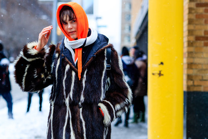 atmosphere details, AUTUMN WINTER 2017-2018, AW 17-18, backpack, brown coat, brown fur, detail, FALL WINTER 2017-2018, fashion week, fendi, frenchystyle, Fur coat, FW, FW 17-18, hoodie, horizontal, jonathan paciullo, model, NEW YORK, NYFW, orange sweater, street style, white scarf