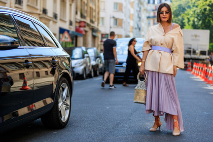beige bag, céline, graphic bag, high heels, leather bag, leather belt, leather shoes, off the shoulder, pink shoes, pleated skirt, printed bag, purple belt, purple skirt, sunglasses, yellow jacket, fashion week, frenchystyle, FW, jonathan paciullo, street style, PFW, PARIS, atmosphere details, horizontal, full length, AUTUMN WINTER 2018-2019, FALL WINTER 2018-2019, FW 18-19