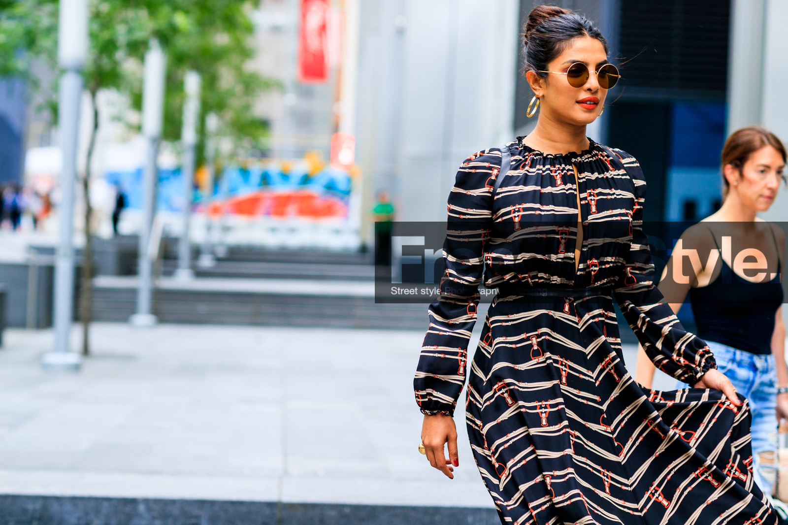 black belt, black dress, earrings, graphic dress, hermès, leather belt, printed dress, sunglasses, street style, jonathan paciullo, FW, frenchystyle, fashion week, NYFW, NEW YORK, SPRING SUMMER 2019, SS 19, atmosphere details, horizontal, detail